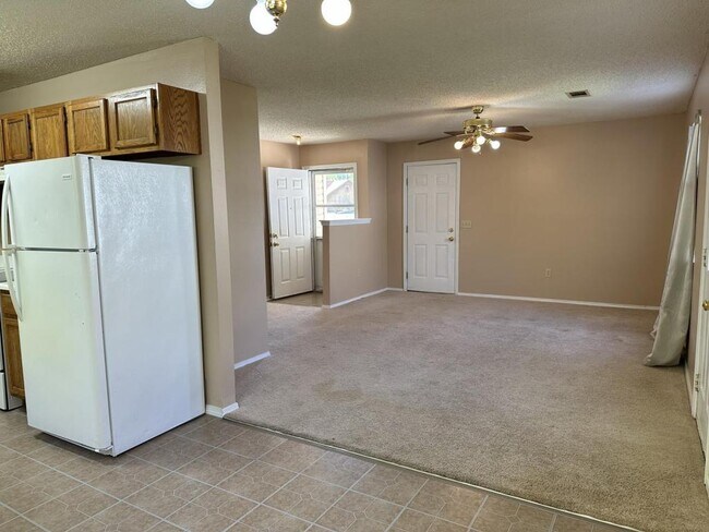 Building Photo - 104 Benttree Ct