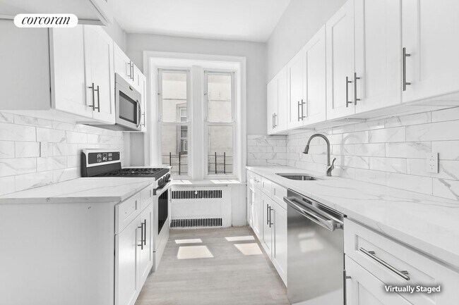Building Photo - 519 E 91st St