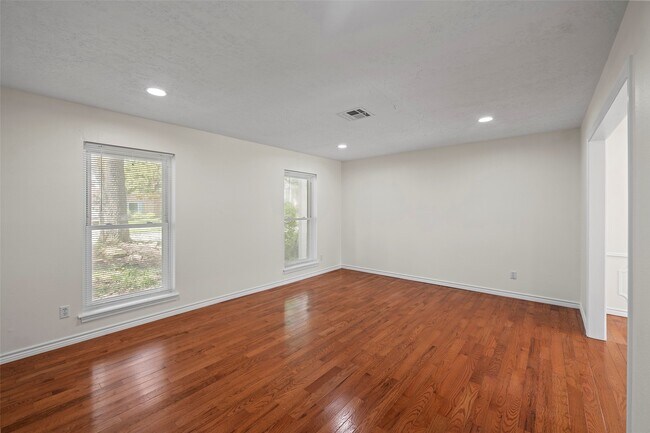 Foto del edificio - 8114 Coolshire Ln