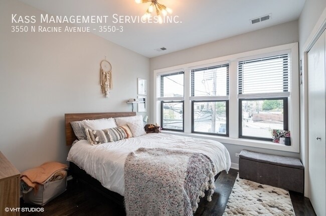 Photo - 3550 N Racine Ave Apartment