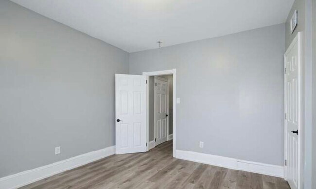 Building Photo - 2622 Oakford St