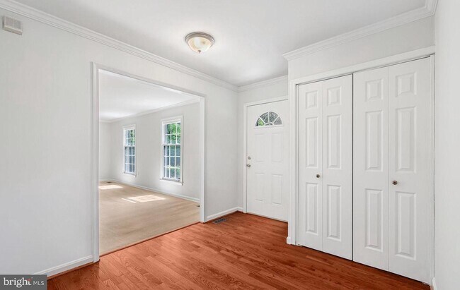 Building Photo - 2404 Rosedown Dr