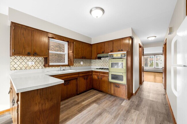 Foto del edificio - 5645 W 63rd Pl