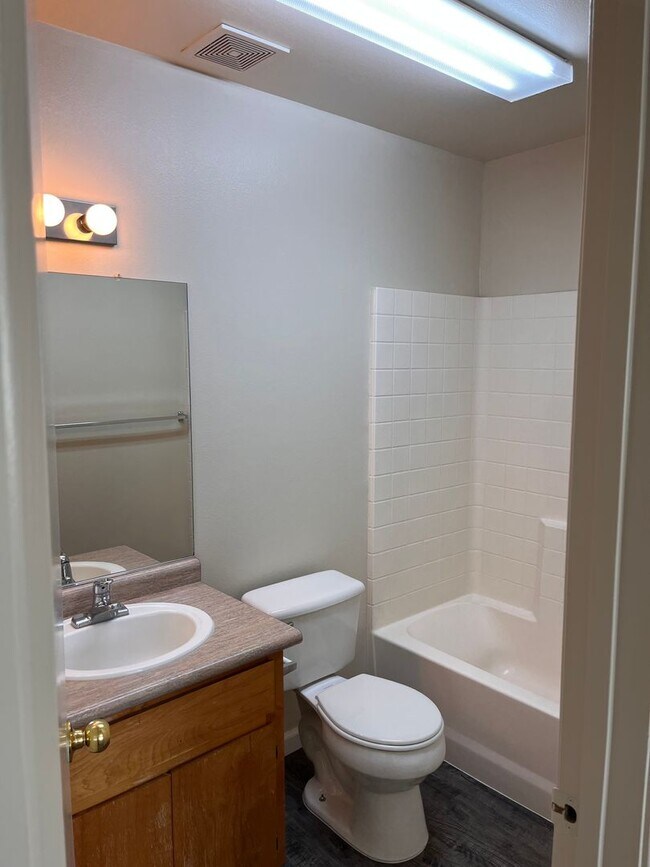 Foto del edificio - Available Now! 4 bedroom, 2 bath home in R...
