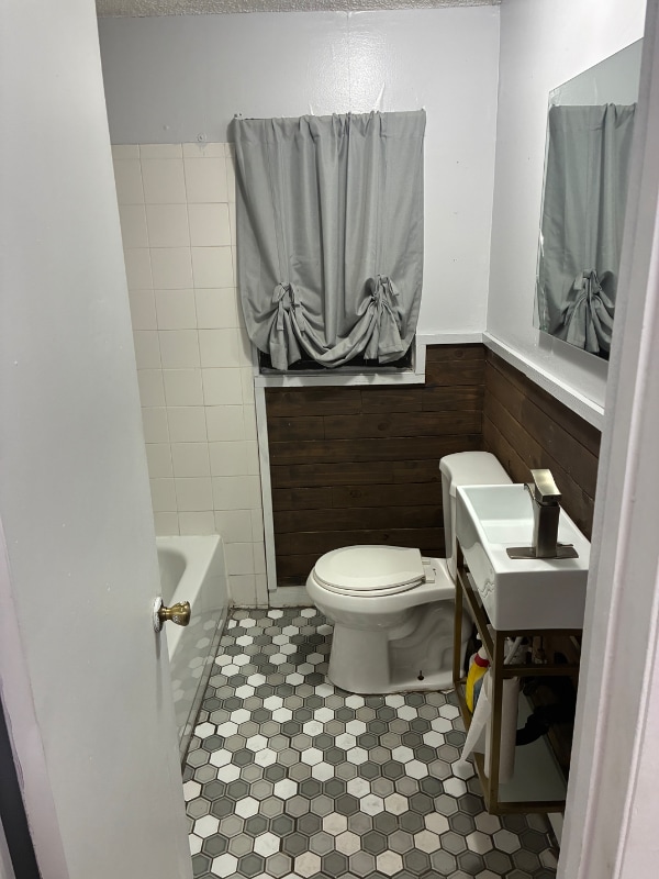 Building Photo - 5423 Linda Ln