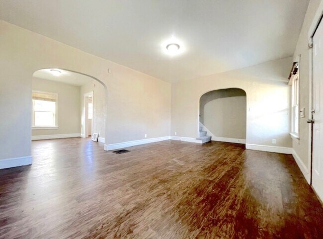 Foto del edificio - 3 bed 1 bath