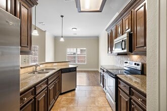Building Photo - 2865 Westhollow Dr