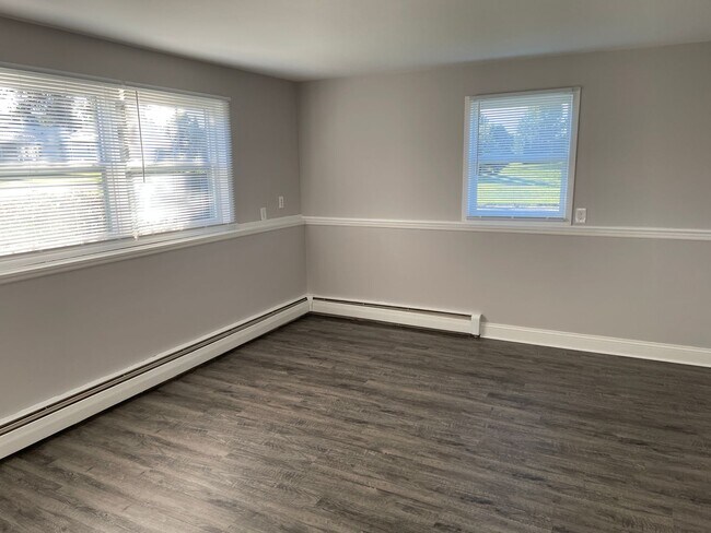 Foto del edificio - Charming 1 Bed / 1 Bath Ground Floor Unit in the Heart of Allendale
