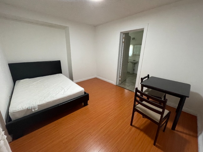 Photo - 2207 Cambridge St Townhome