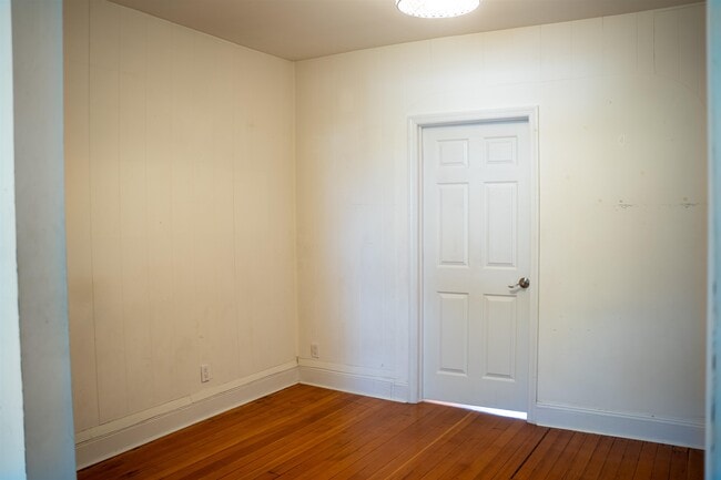 Building Photo - 294 Clerk St