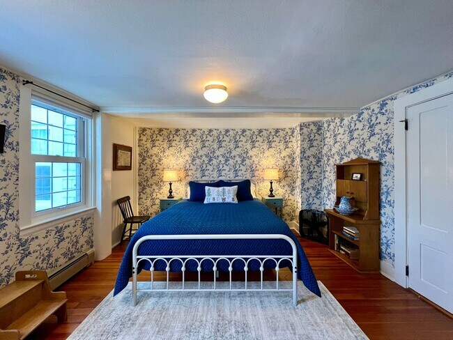 Foto del edificio - AVAIL NOW - UTILITIES INCLUDED - 2 Bed/2 B...