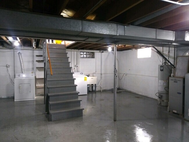 Foto del edificio - 6729 Adams St