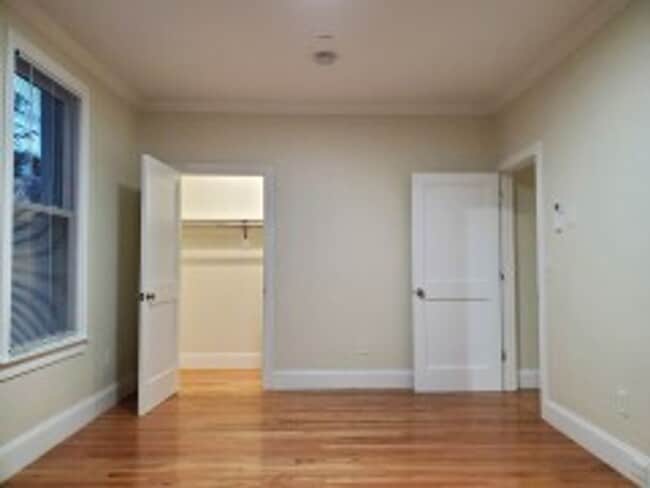 Building Photo - Renovated Brookline / Coolidge Corner 4 Bed/2 Bath on Harris St for September 1st.  NO BROKER FEE