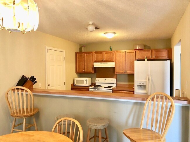 Foto del edificio - 3 Bedroom 2 Bath House in Quail Hill - Goo...