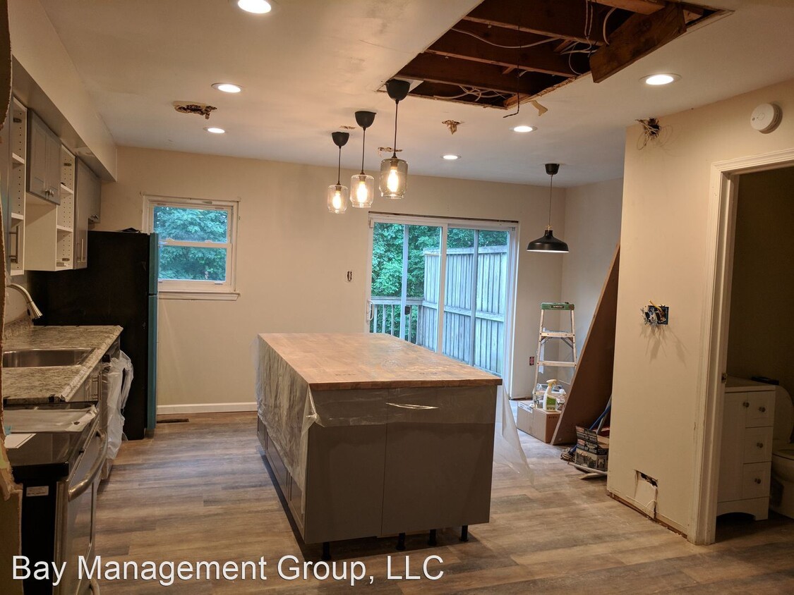 Foto principal - 3 br, 2.5 bath House - 6505 Woodgreen Cir