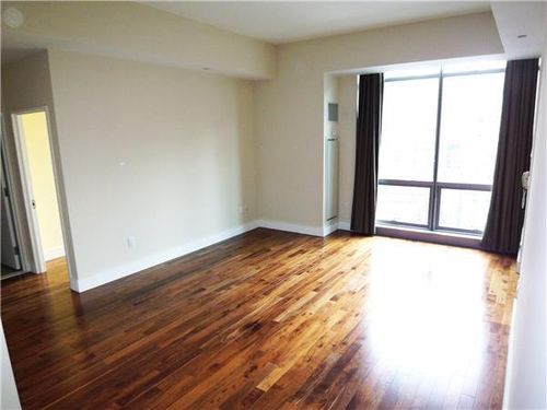 Building Photo - 305 E 79th St
