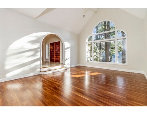 Building Photo - 9 Oak Hill St