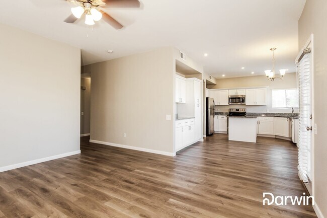 Building Photo - 21906 N 70th Ave, Glendale, AZ 85310