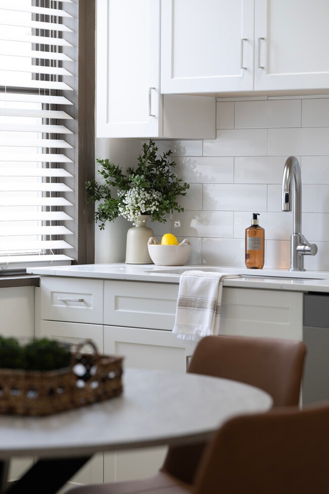 Building Photo - St Joe Apartments