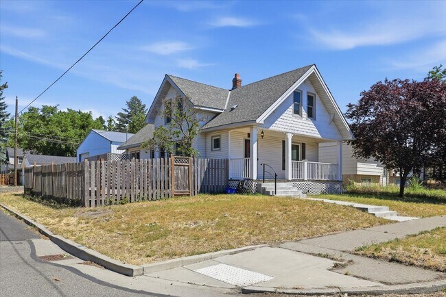 Building Photo - 1903 E Glass Ave