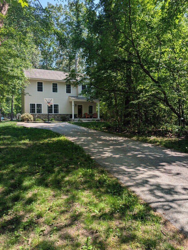 Building Photo - 87 Marydale Rd
