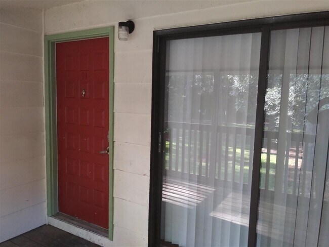 Building Photo - 317 Mabry St