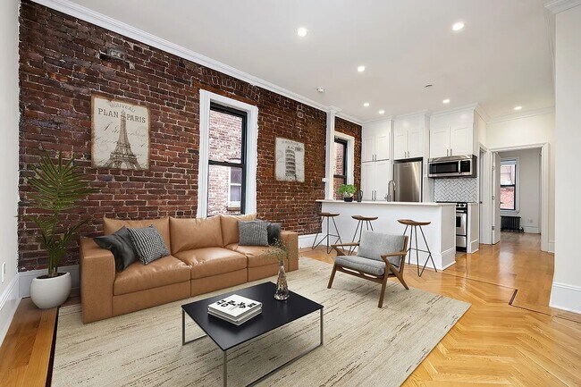 Building Photo - 46 Bank Street