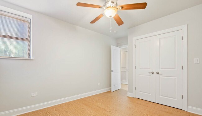 Foto del edificio - 1346 W Howard St