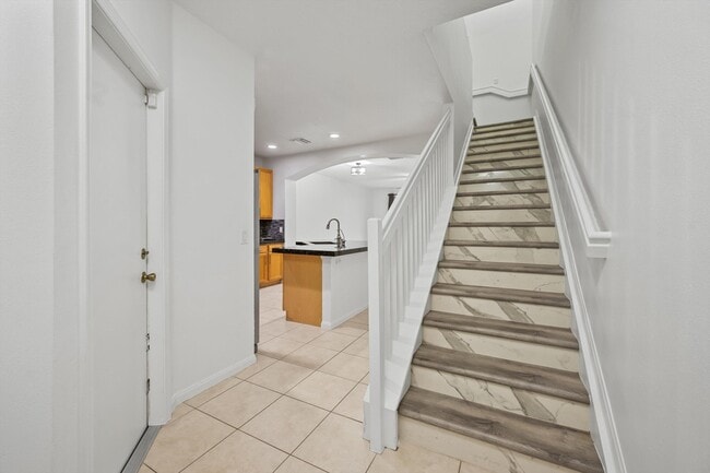 Building Photo - 9808 Porta Leona Ln