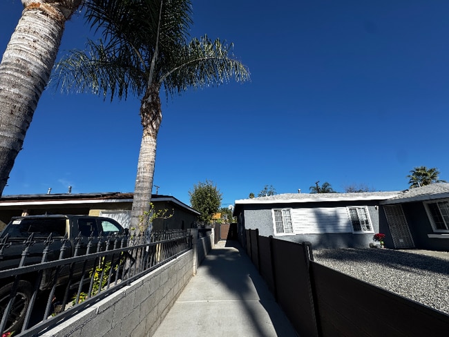 Foto del edificio - 1976 W 18th St