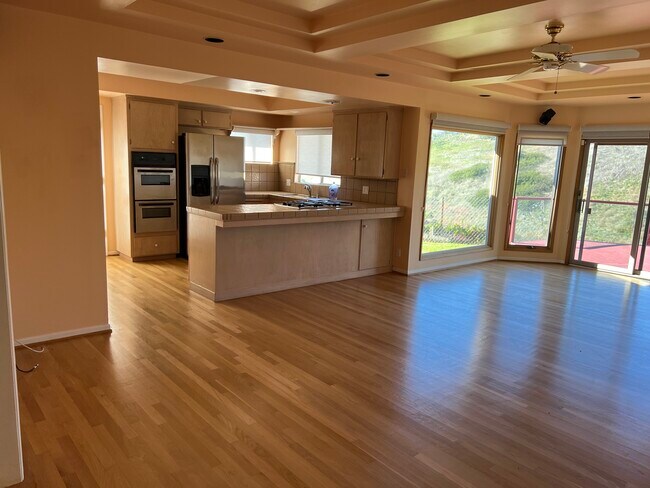 Building Photo - 30731 Tarapaca Rd