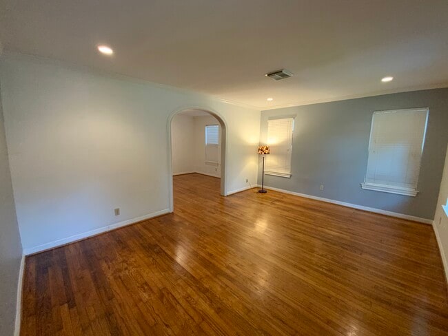 Building Photo - 1706 Ridgewood St