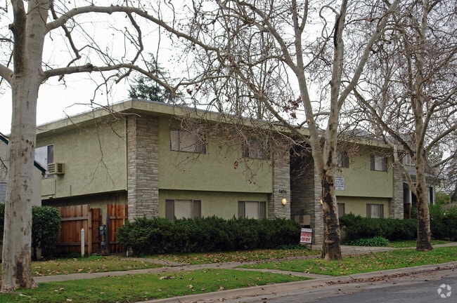 Building Photo - 2631 27th St