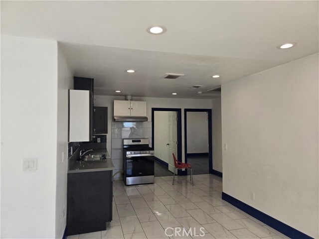 Foto del edificio - 16684 Forrest Ave