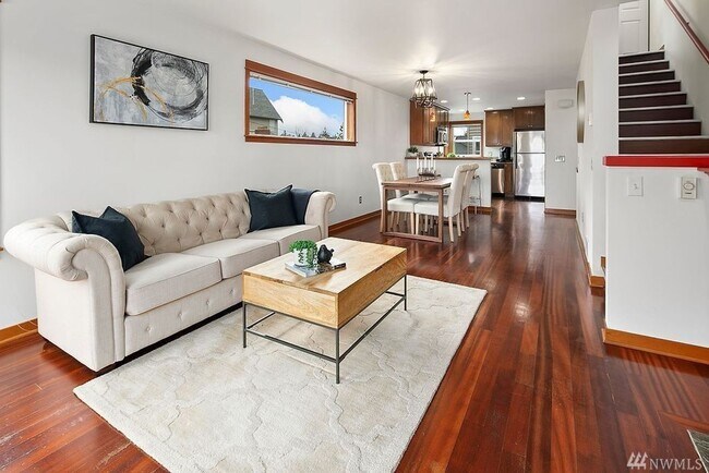 Foto del edificio - 3 bedroom / 2.5 bathroom townhome in West ...