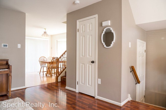 Building Photo - 3 br, 2 bath House - 1263 Maple Glen Circle