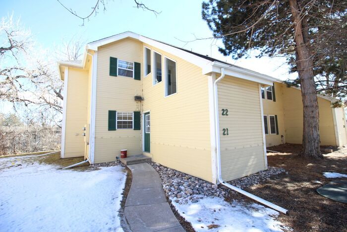 Foto principal - Cozy 2 bedroom condo