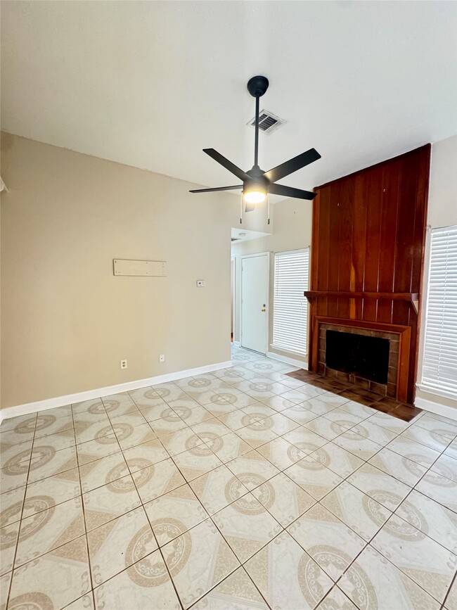 Building Photo - 10249 Colony Ct