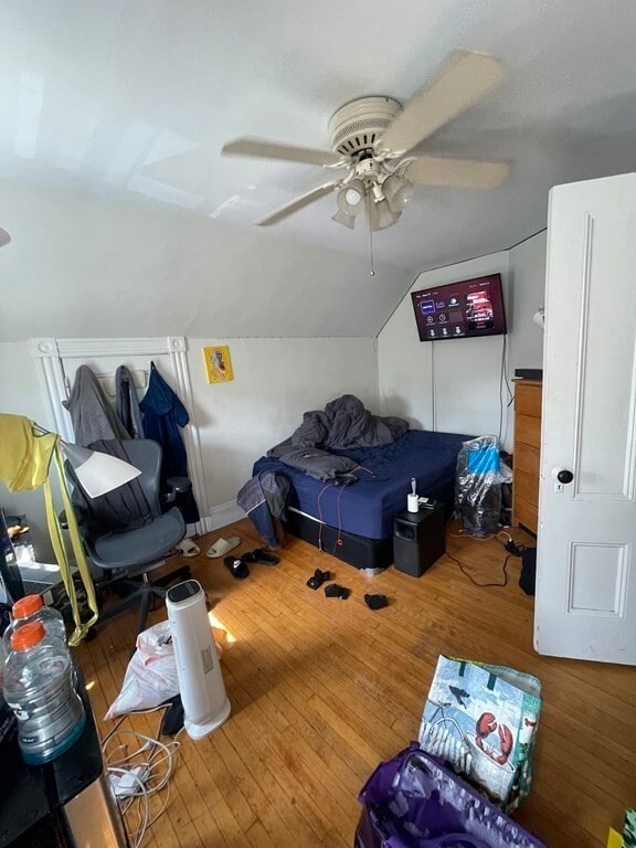 Building Photo - 60 Willow Ave