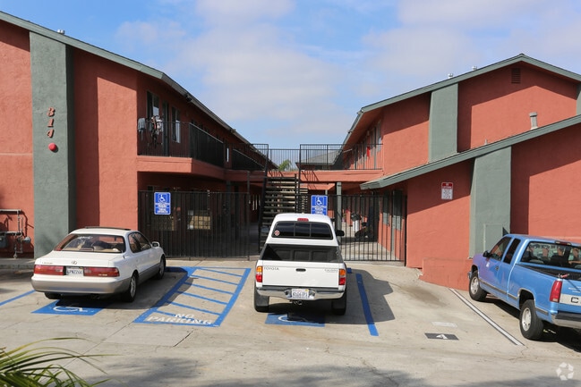 Building Photo - Villa Hermosa Apartments