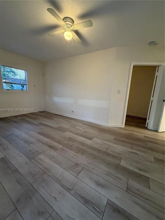 Foto del edificio - 3219 Windsor Ave