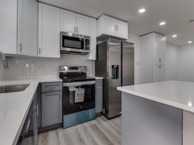 Building Photo - 715 Botany Bay Dr