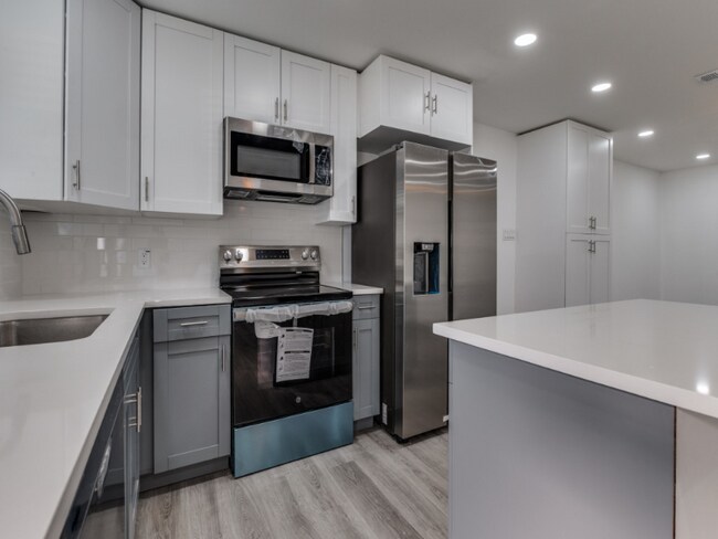 Foto del edificio - 715 Botany Bay Dr