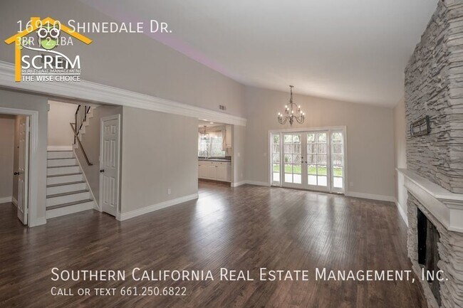 Foto del edificio - Updated Three Bedroom Townhouse in Canyon ...