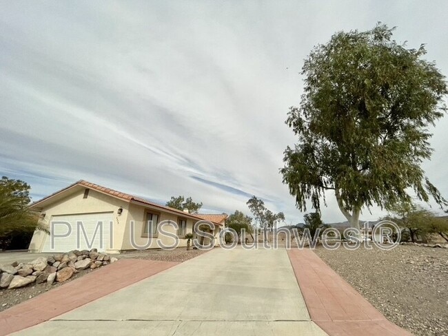 Foto del edificio - 3375 Sharon Ln