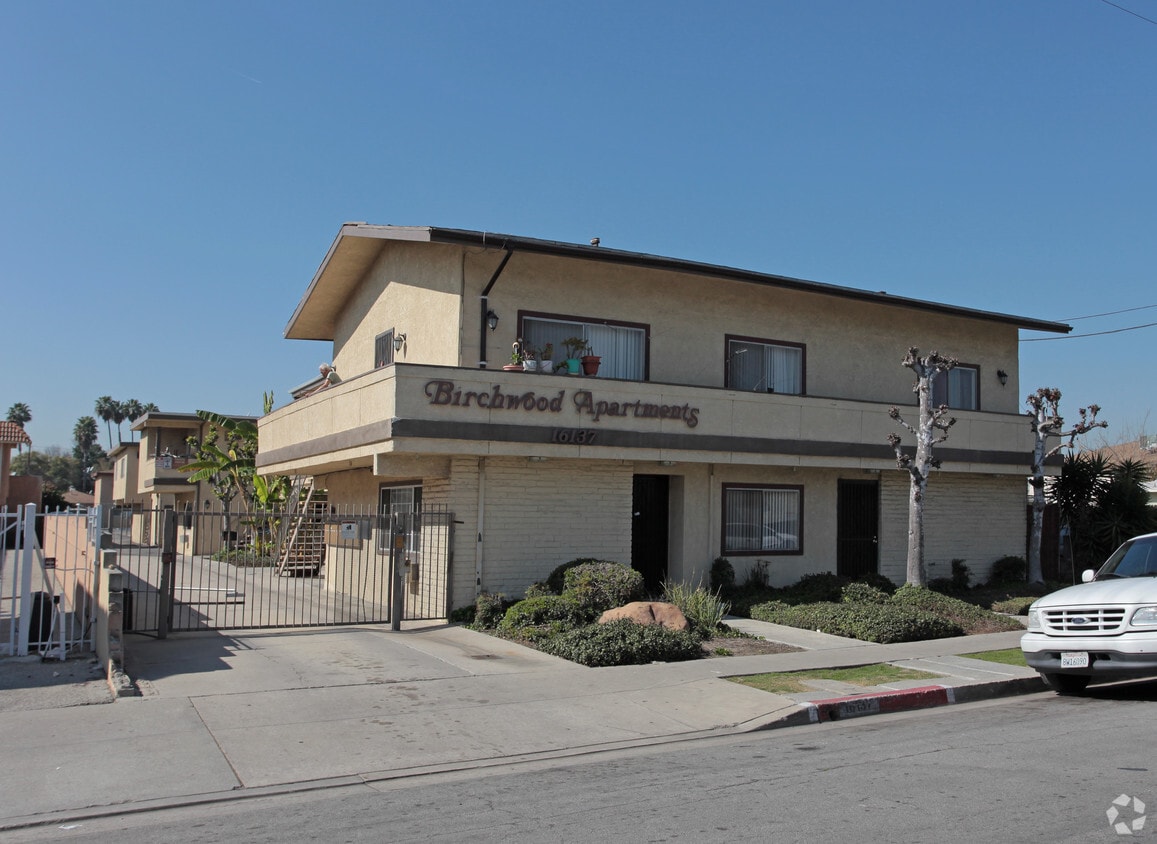 Birchwood Apartments Apartments in Bellflower, CA