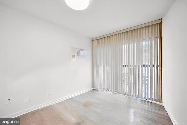 Foto del edificio - 1704 N Park Dr
