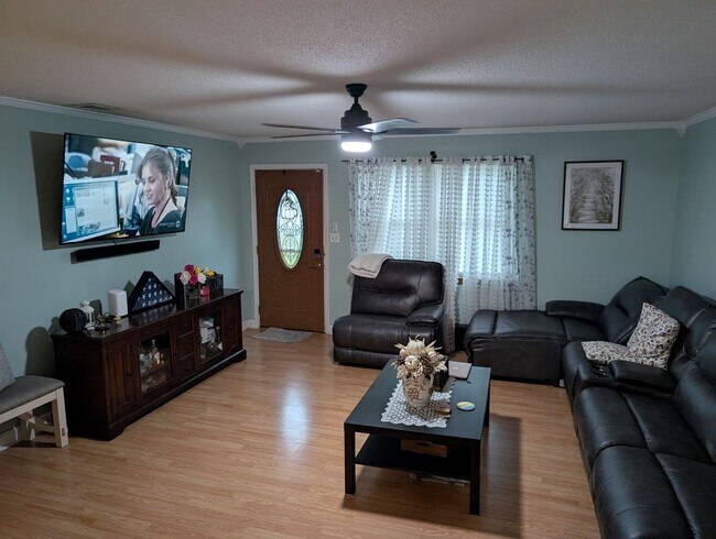 Building Photo - COMIG SOON!!!!! Charming 3 Bedroom, 2 Bath...