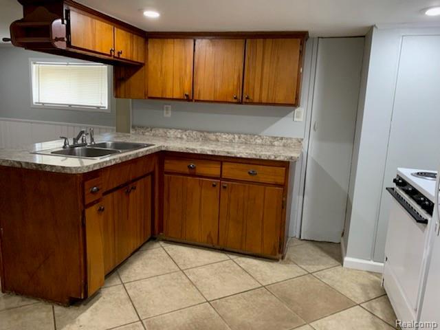 Foto del edificio - 832 Farnsworth Rd