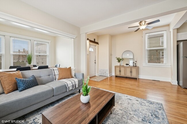 Foto del edificio - 2542 N Long Ave